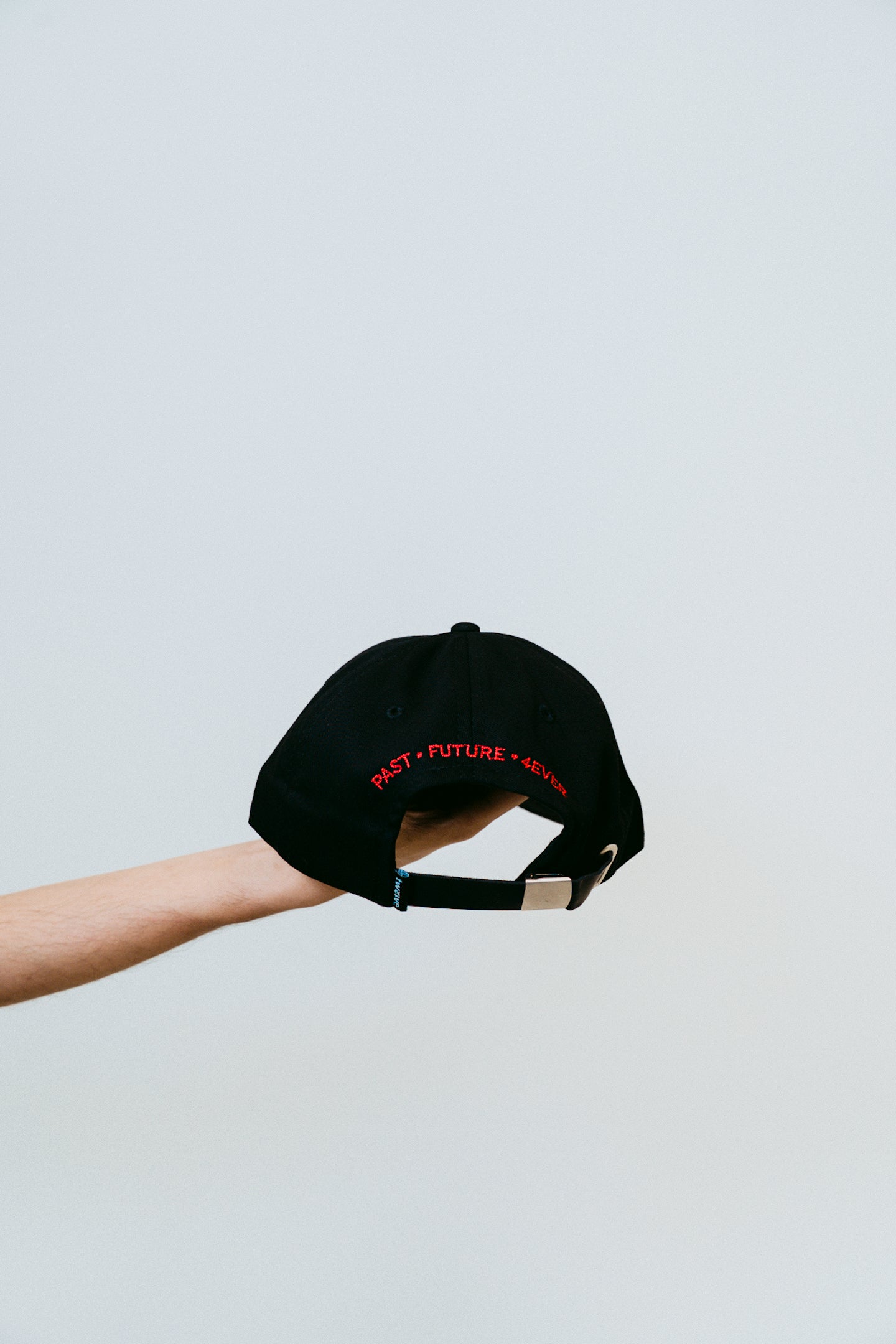 SCRIPT BLACK CAP