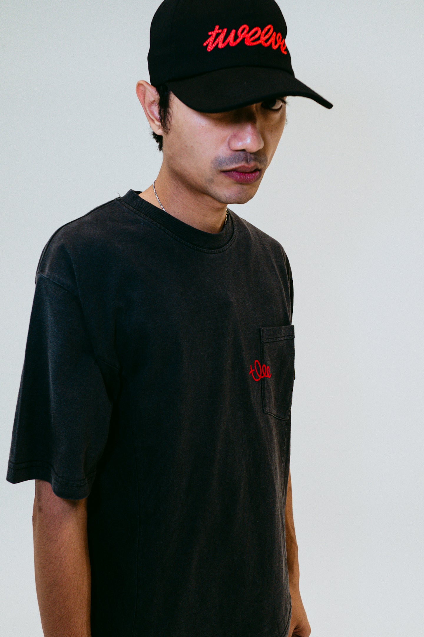 SIGN BLACK WASHED POCKET TEE