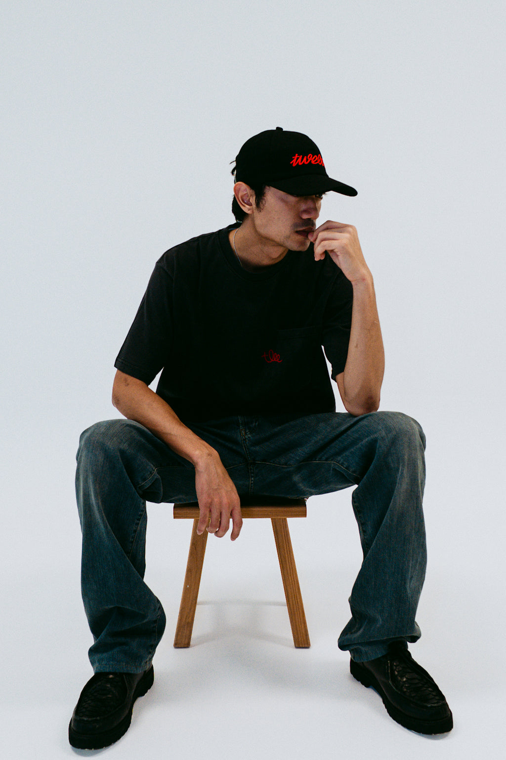 SIGN BLACK WASHED POCKET TEE