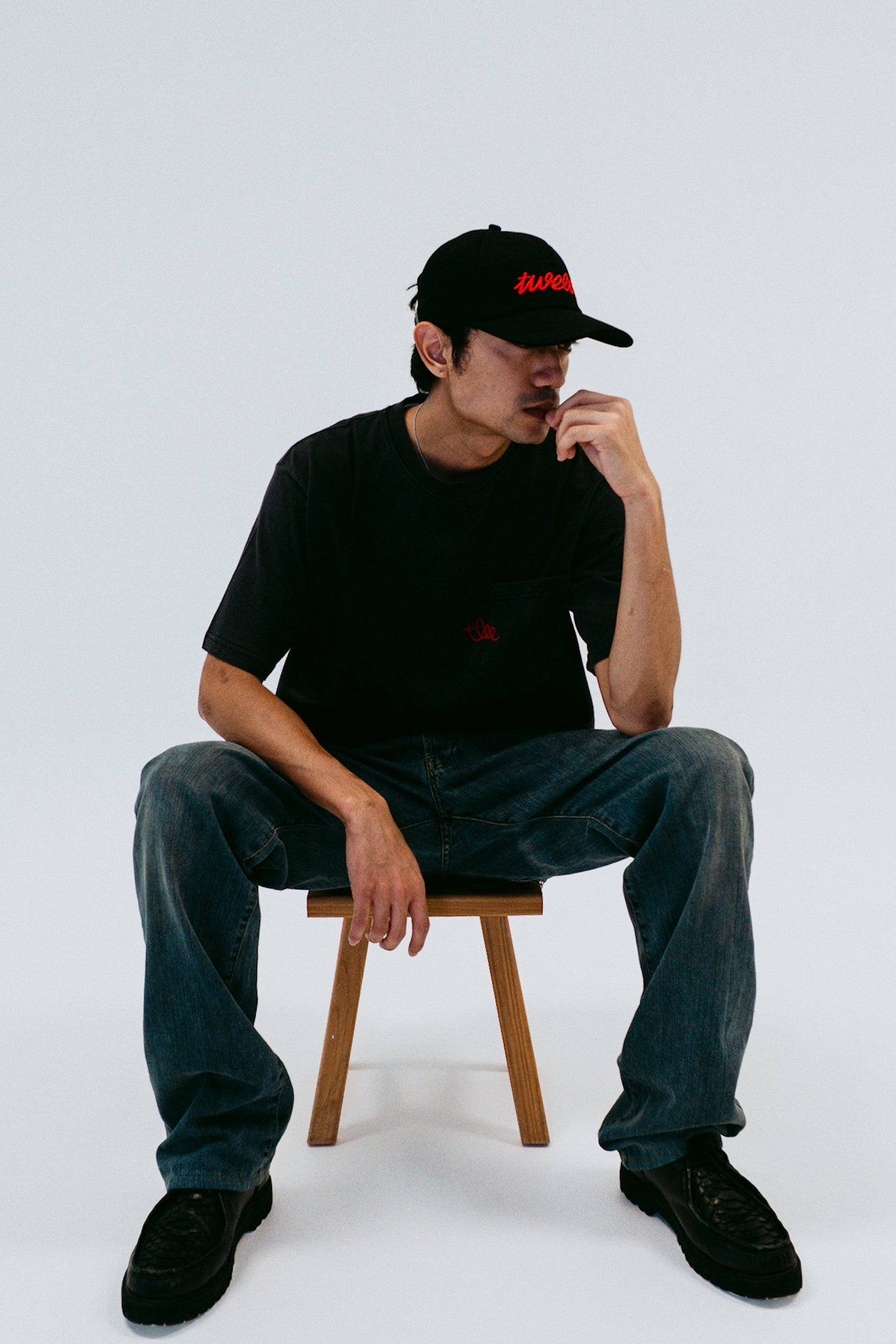 SIGN BLACK WASHED POCKET TEE